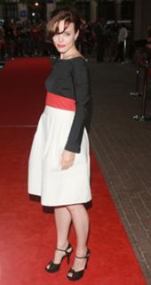 Rachel McAdams feet photo thumbnail