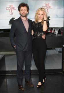Rachel McAdams feet photo thumbnail