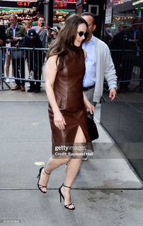 Rachel McAdams feet photo thumbnail