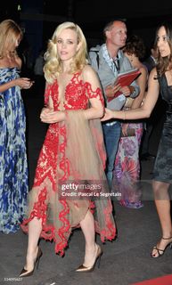 Rachel McAdams feet photo 16