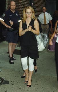 Rachel McAdams feet photo thumbnail