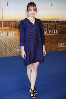 Rachel McAdams feet photo thumbnail