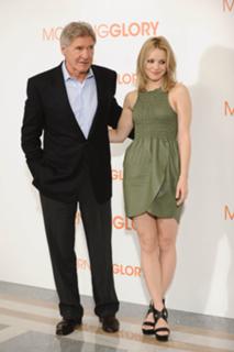 Rachel McAdams feet photo thumbnail