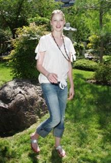 Rachel Nichols feet photo thumbnail