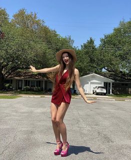 Rachel Pizzolato feet photo thumbnail
