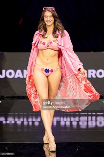 Rachel Pizzolato feet photo thumbnail