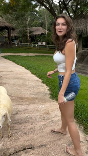 Rachel Pizzolato feet photo thumbnail