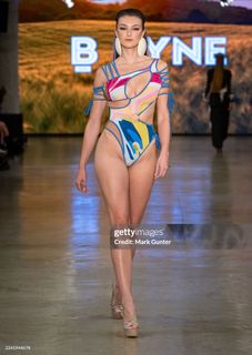 Rachel Pizzolato feet photo thumbnail