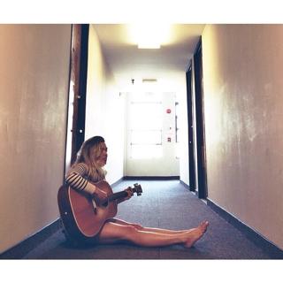 Rachel Platten feet photo 5