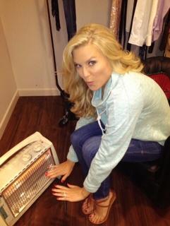 Rachel Reynolds feet photo thumbnail