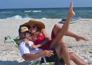 Rachel Reynolds feet photo thumbnail