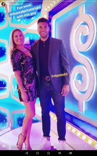 Rachel Reynolds feet photo thumbnail