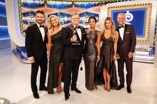 Rachel Reynolds feet photo thumbnail