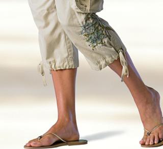 Rachel Reynolds feet photo thumbnail