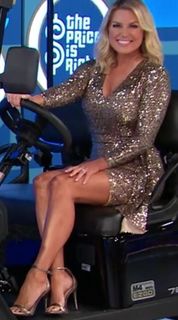 Rachel Reynolds feet photo thumbnail