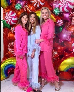 Rachel Reynolds feet photo thumbnail