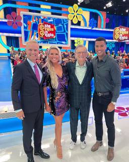 Rachel Reynolds feet photo thumbnail