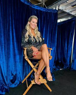 Rachel Reynolds feet photo thumbnail