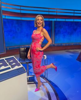 Rachel Riley feet photo 3