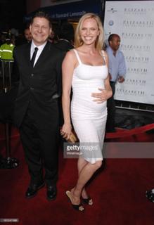 Rachel Roberts feet photo 11