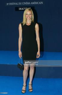 Rachel Roberts feet photo 17