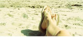 Rachel Roberts feet photo 14