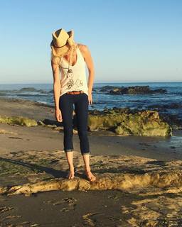 Rachel Roberts feet photo 3