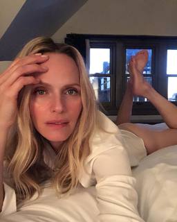 Rachel Roberts feet photo 5