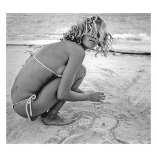 Rachel Roberts feet photo 3