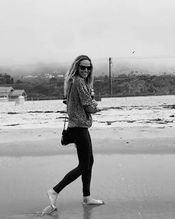 Rachel Roberts feet photo 5