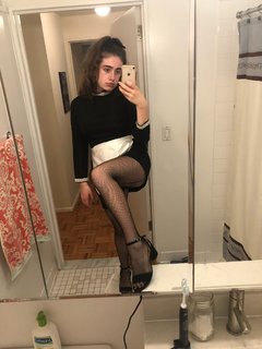 Rachel Sennott feet photo thumbnail