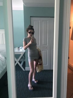 Rachel Sennott feet photo thumbnail