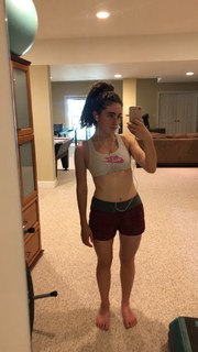 Rachel Sennott feet photo thumbnail