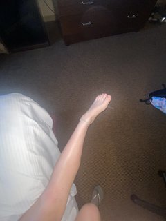 Rachel Sennott feet photo thumbnail