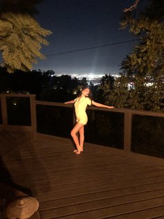 Rachel Sennott feet photo thumbnail