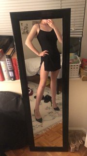 Rachel Sennott feet photo thumbnail