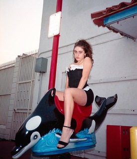 Rachel Sennott feet photo thumbnail