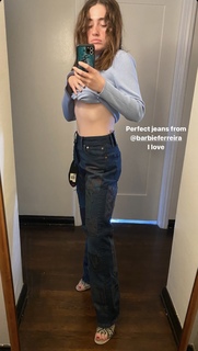 Rachel Sennott feet photo thumbnail