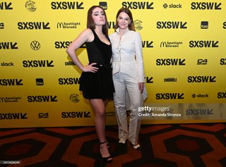 Rachel Sennott feet photo thumbnail