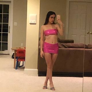 Rachel Sennott feet photo thumbnail