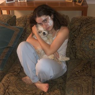 Rachel Sennott feet photo thumbnail