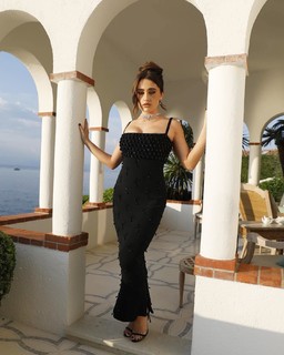 Rachel Sennott feet photo thumbnail