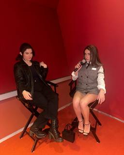 Rachel Sennott feet photo thumbnail