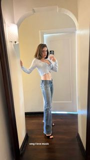 Rachel Sennott feet photo thumbnail