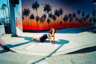 Rachel Sennott feet photo thumbnail