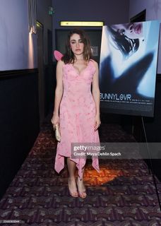 Rachel Sennott feet photo 11