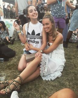 Rachel Skarsten feet photo 7