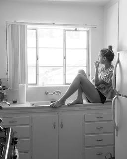 Rachel Skarsten feet photo 18