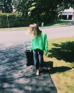 Rachel Skarsten feet photo 14