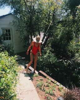 Rachel Skarsten feet photo 14